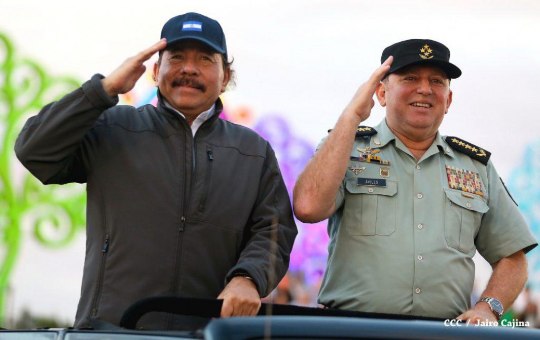 Ratifican a Avilés como Jefe del Ejército