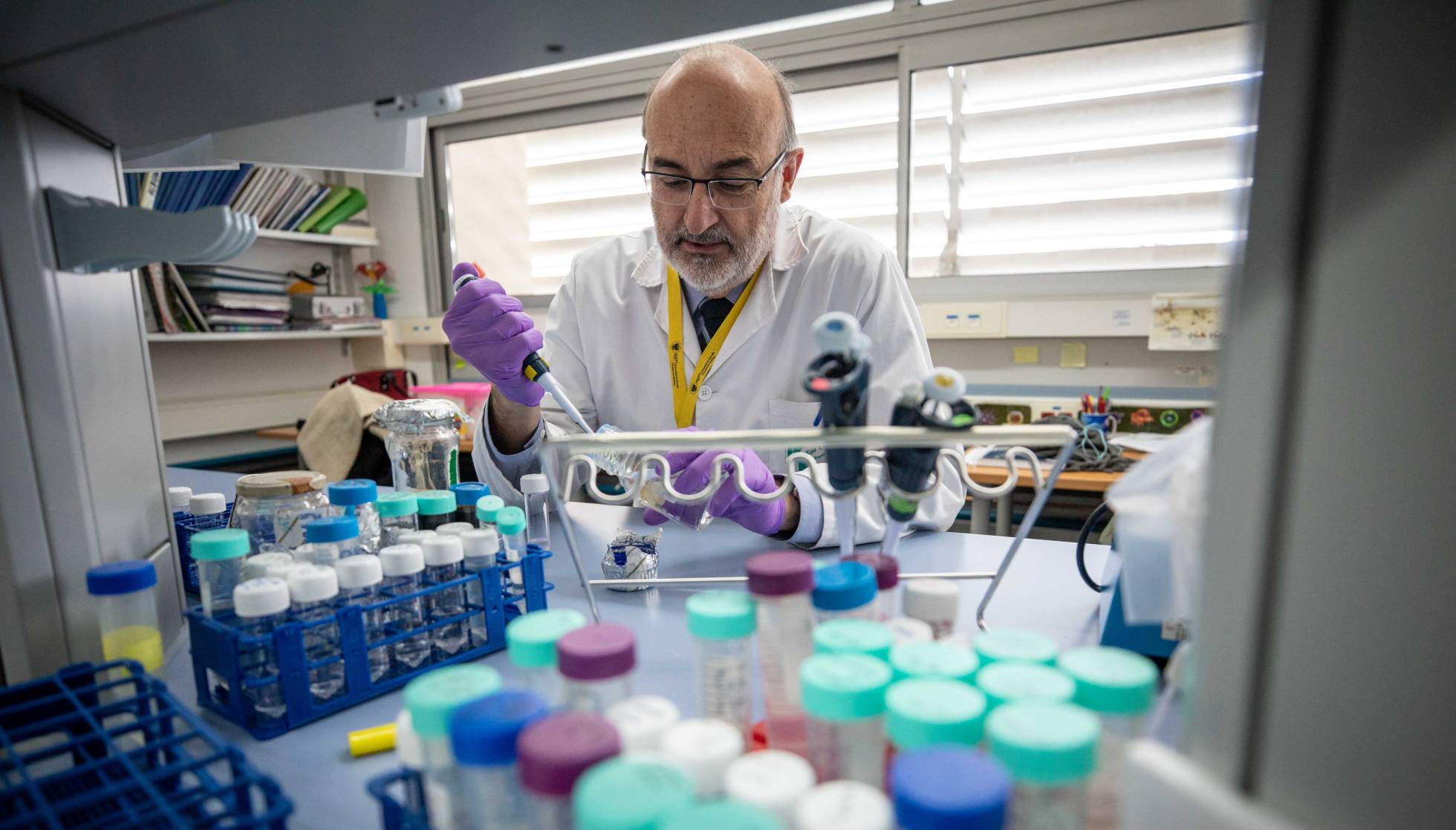 Cuando el enfermo paga la investigación de su dolencia