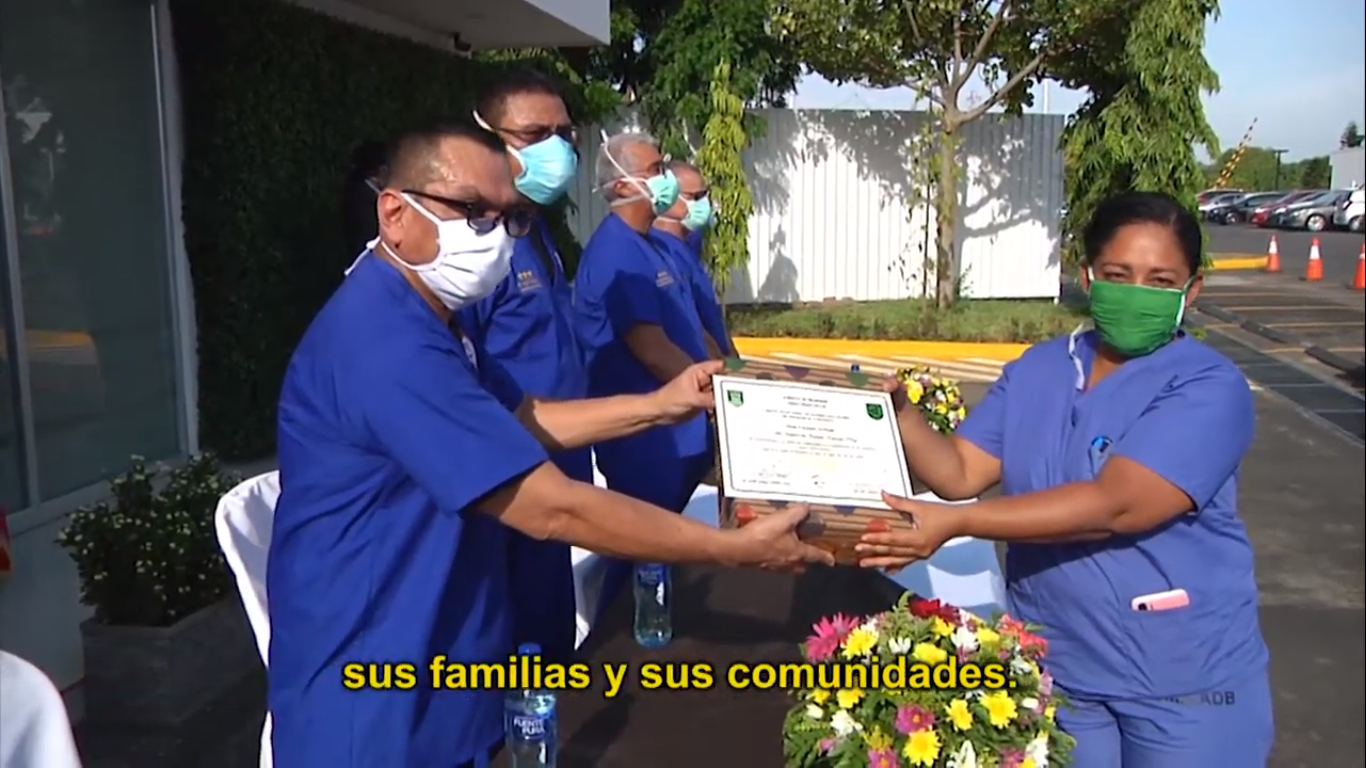 Profesionales de enfermería recibieron reconocimientos.