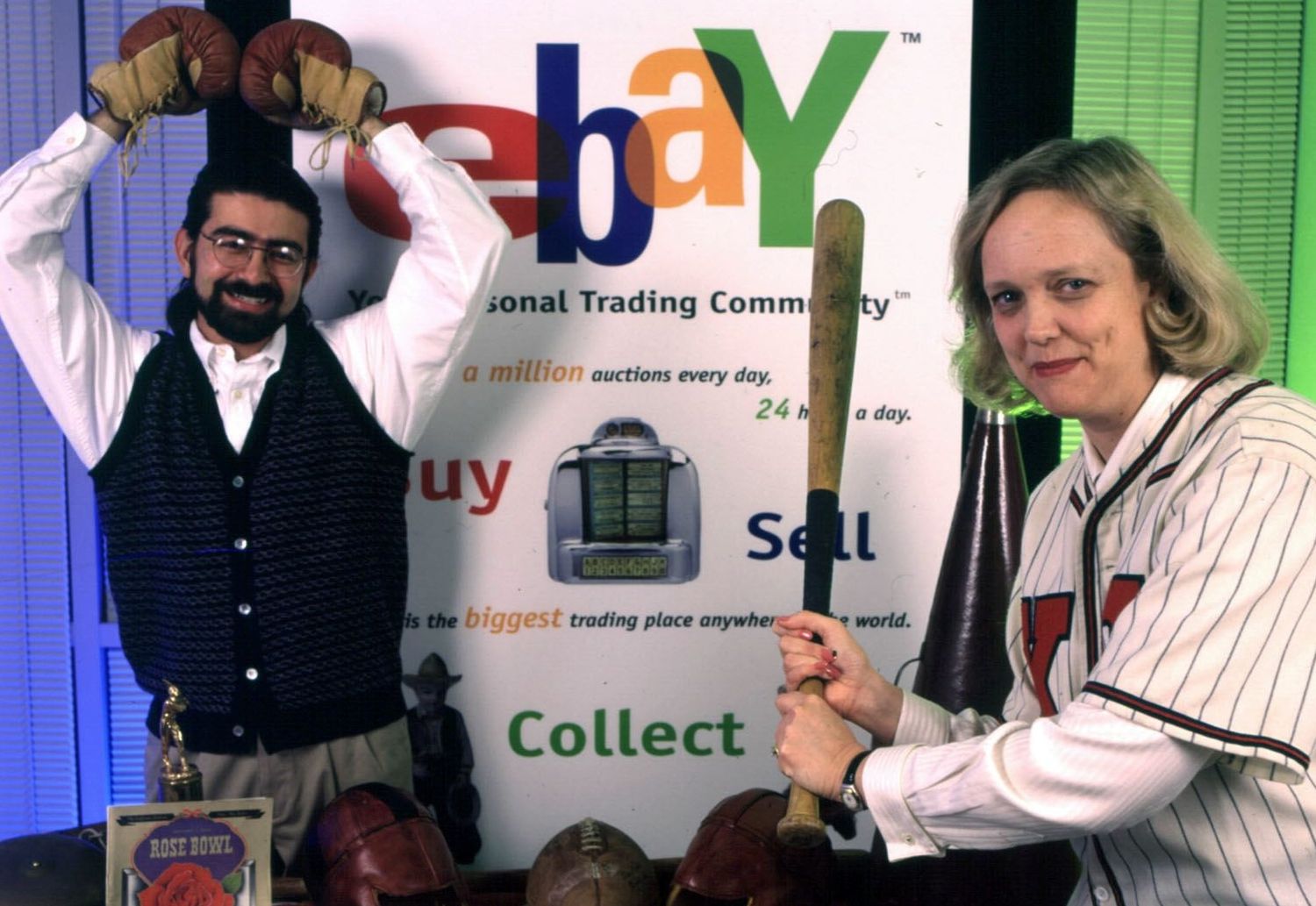 Se venden vidas, aviones y especies desconocidas: el mercadillo de Internet cumple 25 años