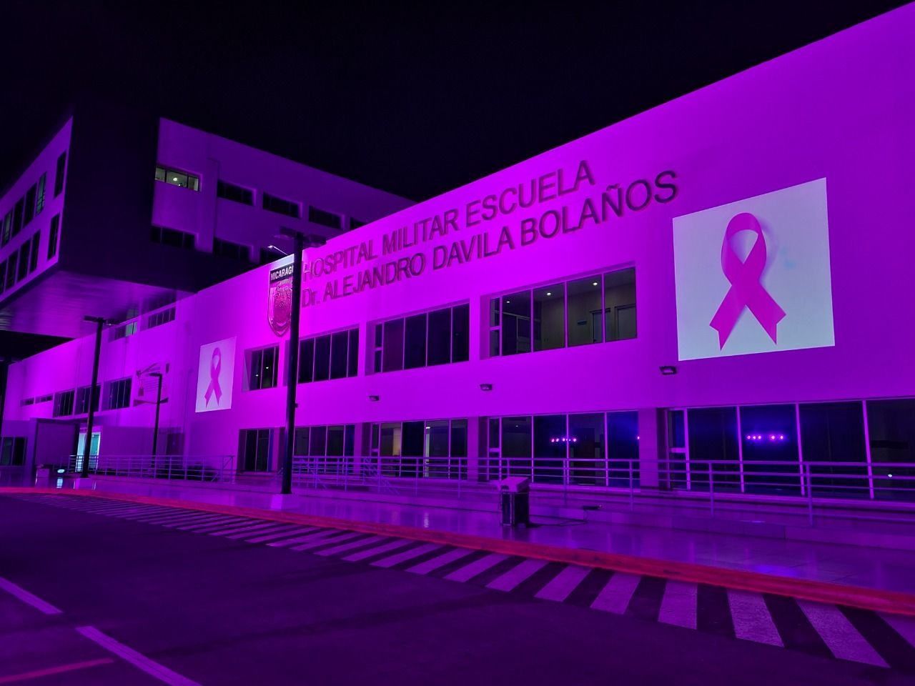 El Hospital Militar se viste de ROSA al conmemorarse el Día Internacional de la Lucha Contra el Cáncer de Mama