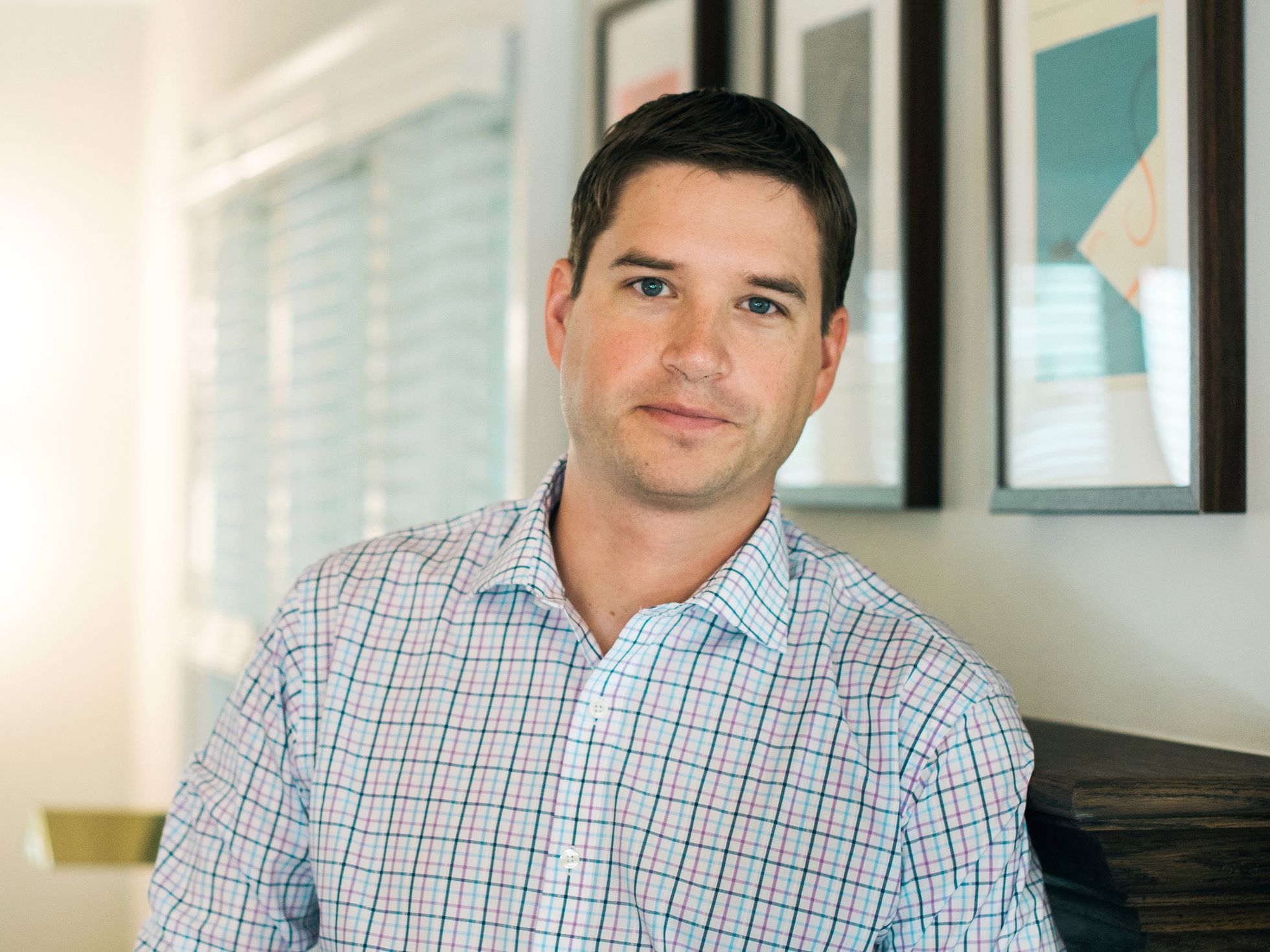 Cal Newport: ‘‘Nadie debería tener móvil hasta los 16 años, o incluso hasta los 18’’