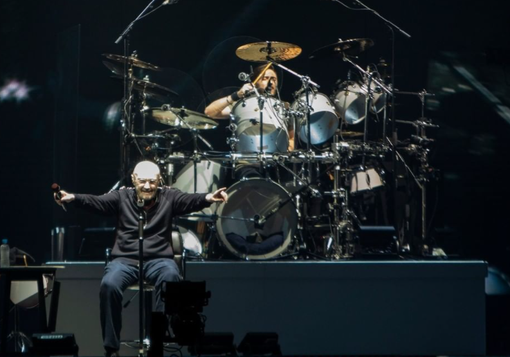 Phil Collins preocupa por su estado de salud en su concierto de despedida