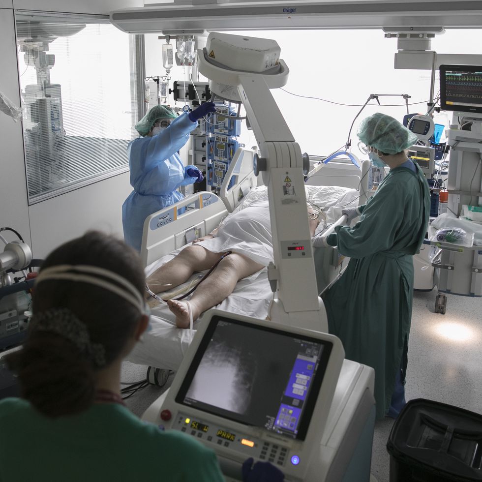 Un antiinflamatorio de unos 300 euros reduce un 20% las muertes por covid de los enfermos graves