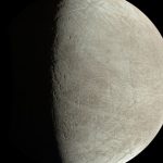 ‘Juno’ redescubre las grietas heladas de Europa, la luna de Júpiter que podría albergar vida
