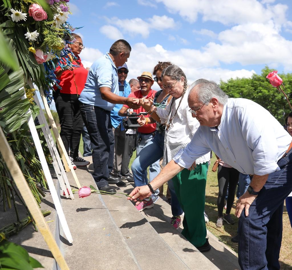 Asamblea rinde honores a héroes de San Jacinto