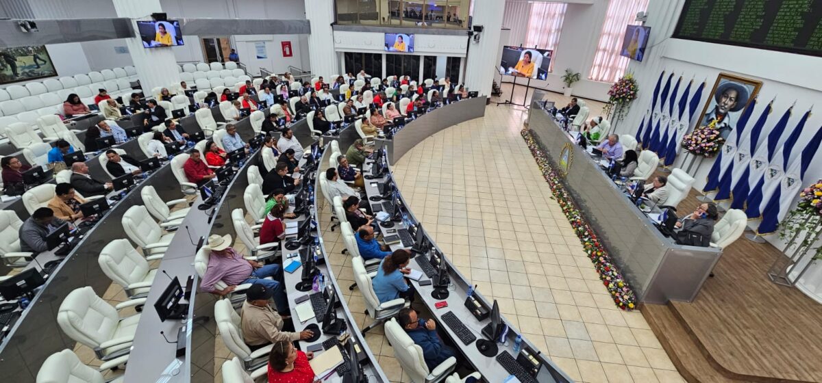 Eligen a miembros de la Contraloría